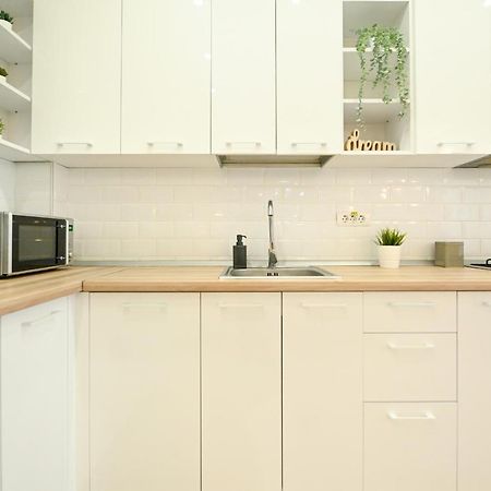 Splendid 2Br Apartment With Breathtaking Views Of Casa Poporului Bucharest Exterior photo
