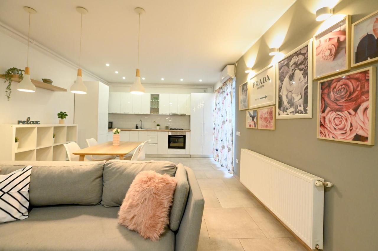 Splendid 2Br Apartment With Breathtaking Views Of Casa Poporului Bucharest Exterior photo