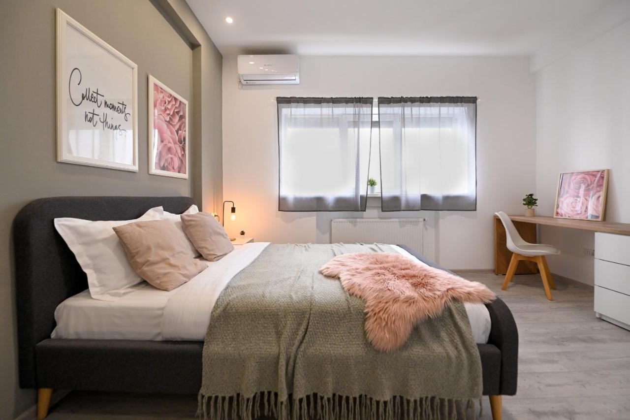 Splendid 2Br Apartment With Breathtaking Views Of Casa Poporului Bucharest Exterior photo